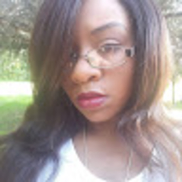 Meet your Posher, Lacey - Picture 1 of 1